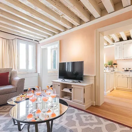 Apartamento La Dimora Di San Maurizio 1- Dimora Italia - *